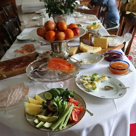 Gjedsjo Gaard Bed & Breakfast 4*