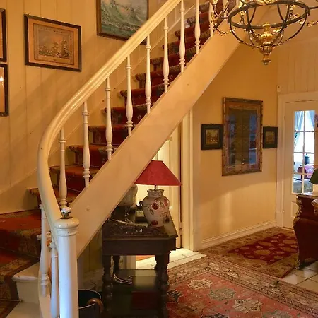 Gjedsjo Gaard Bed & Breakfast 4*